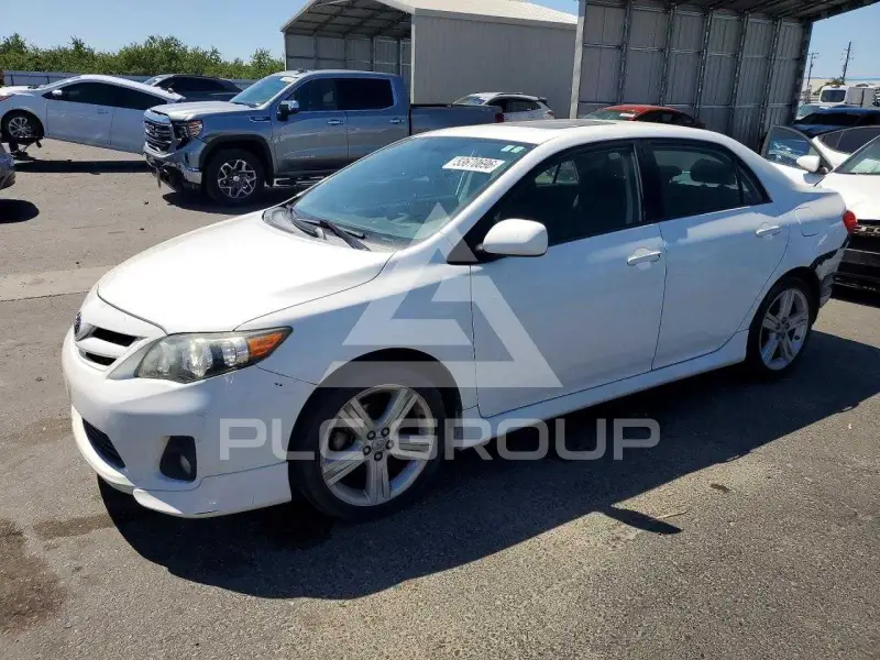 2013 Toyota COROLLA фото