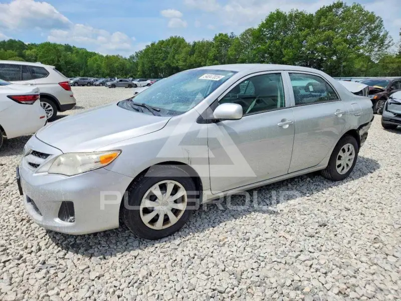 2013 Toyota COROLLA фото