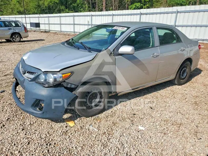 2013 Toyota COROLLA фото
