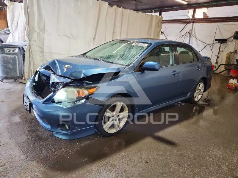 2013 Toyota COROLLA фото