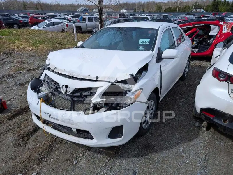 2013 Toyota COROLLA фото