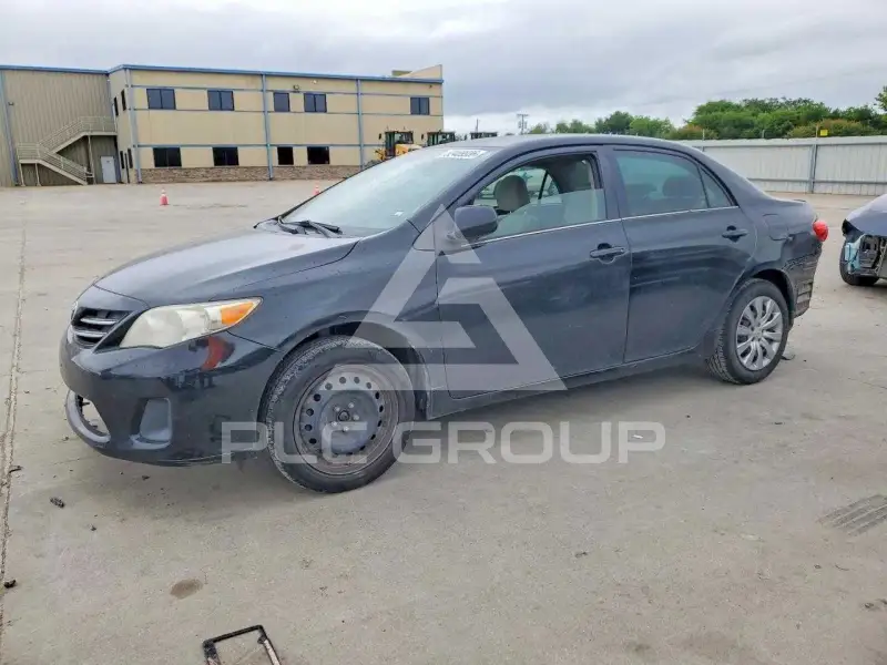 2013 Toyota COROLLA фото