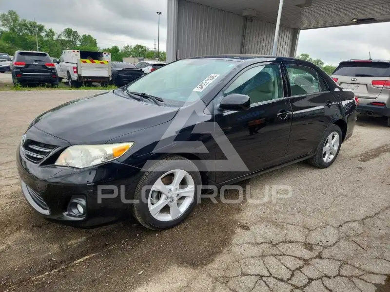 2013 Toyota COROLLA фото