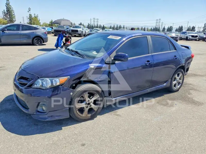 2013 Toyota COROLLA фото