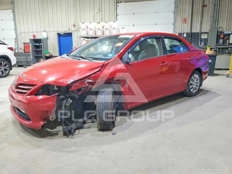 2013 Toyota COROLLA фото