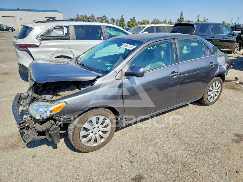 2013 Toyota COROLLA photo