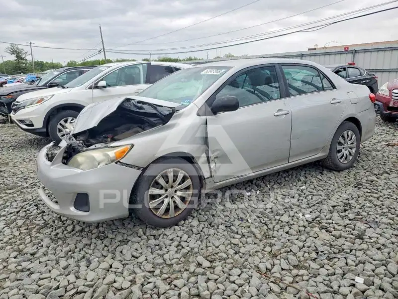 2013 Toyota COROLLA фото