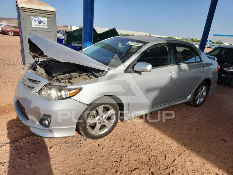 2013 Toyota COROLLA фото