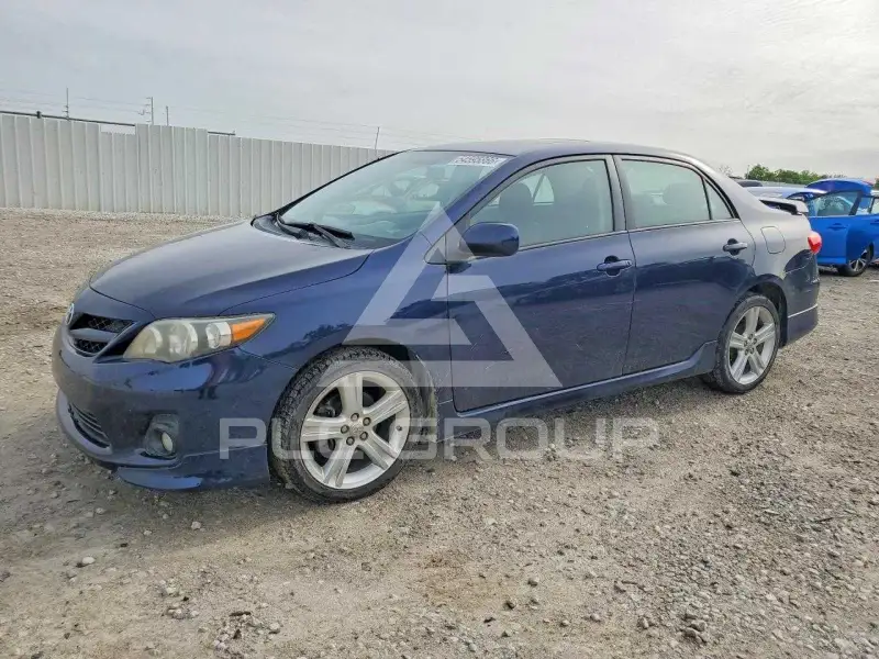 2013 Toyota COROLLA фото