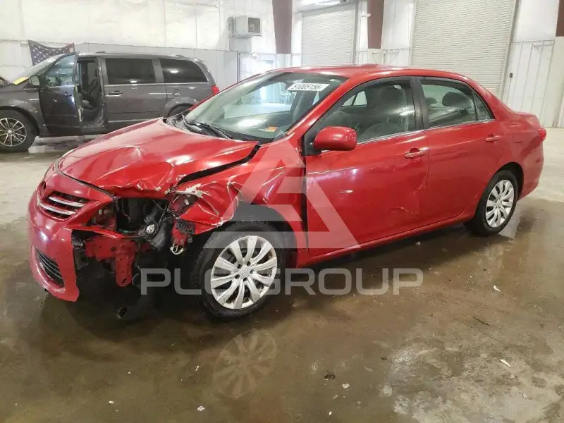 2013 Toyota COROLLA фото