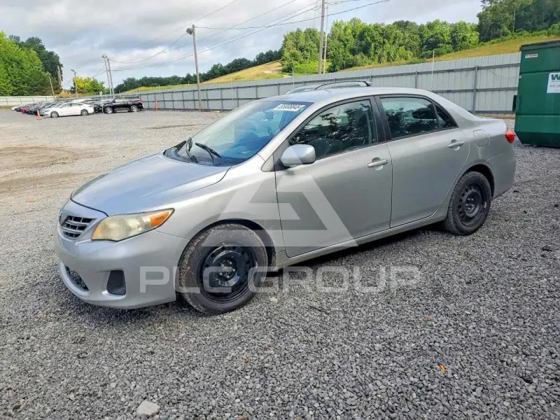2013 Toyota COROLLA фото
