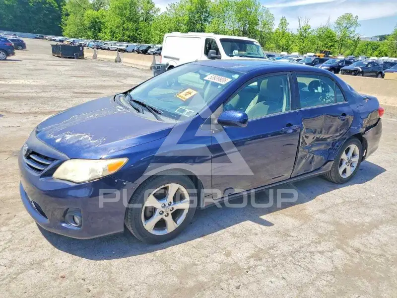 2013 Toyota COROLLA фото