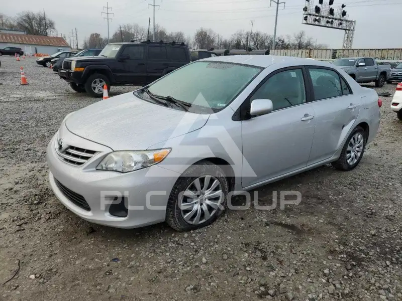 2013 Toyota COROLLA фото