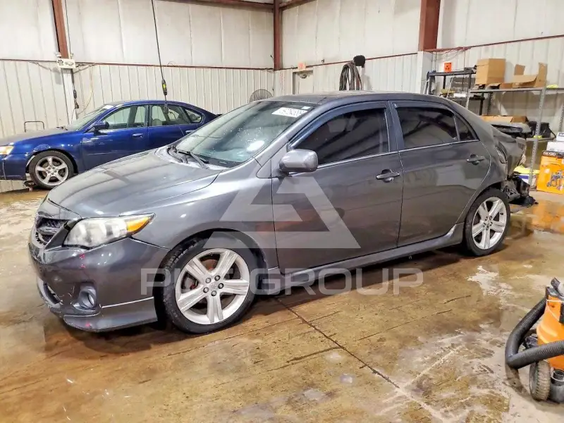 2013 Toyota COROLLA фото