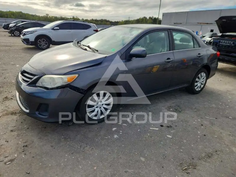 2013 Toyota COROLLA фото