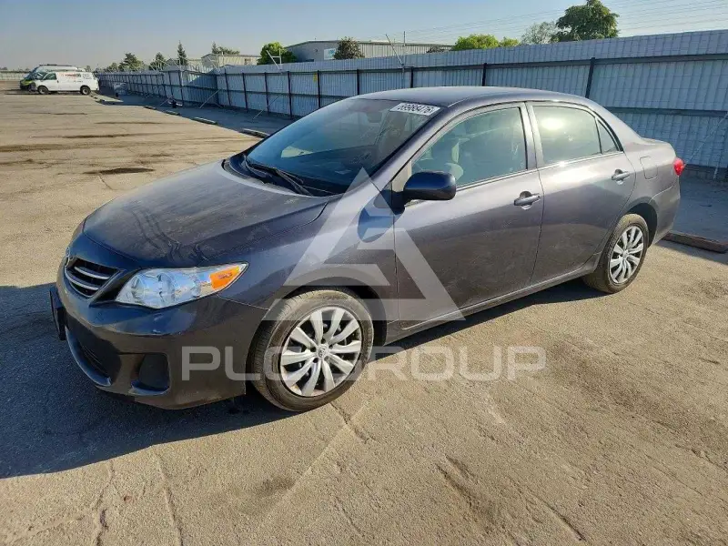 2013 Toyota COROLLA фото