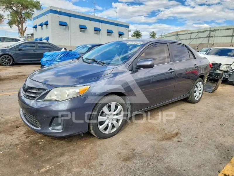 2013 Toyota COROLLA фото