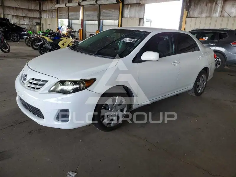 2013 Toyota COROLLA фото