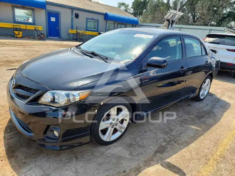 2013 Toyota COROLLA фото