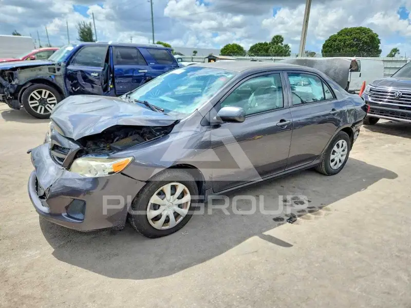 2013 Toyota COROLLA photo