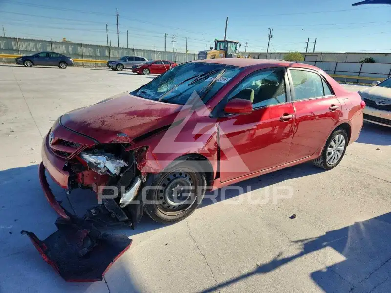 2013 Toyota COROLLA фото