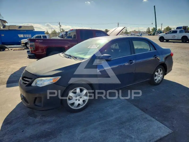 2013 Toyota COROLLA фото