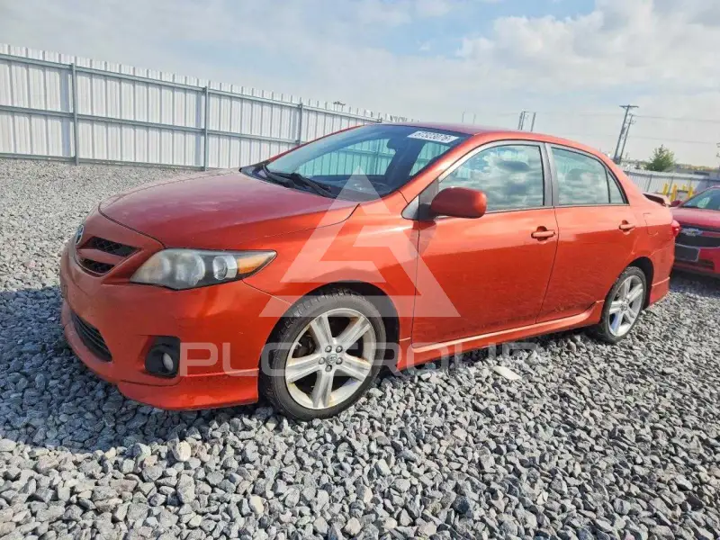 2013 Toyota COROLLA фото