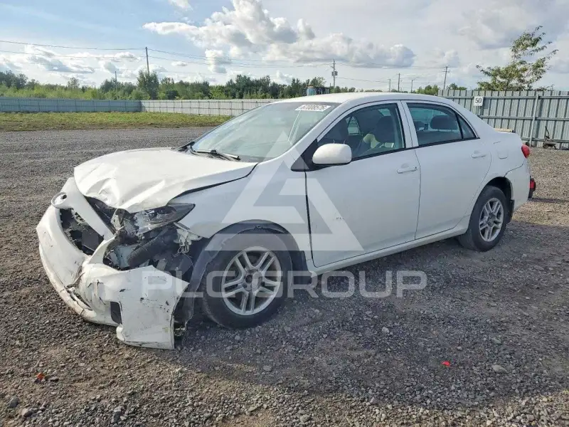 2013 Toyota COROLLA фото
