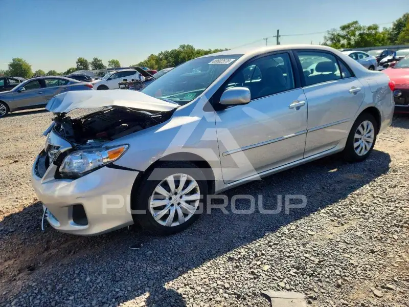 2013 Toyota COROLLA фото