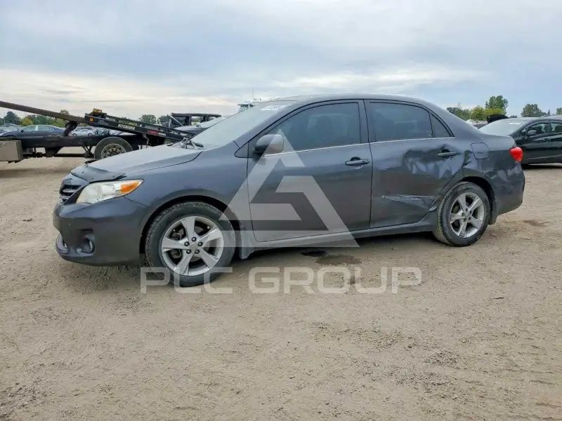 2013 Toyota COROLLA фото