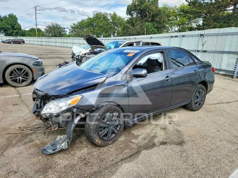 2013 Toyota COROLLA photo