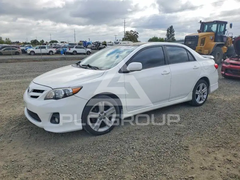 2013 Toyota COROLLA фото