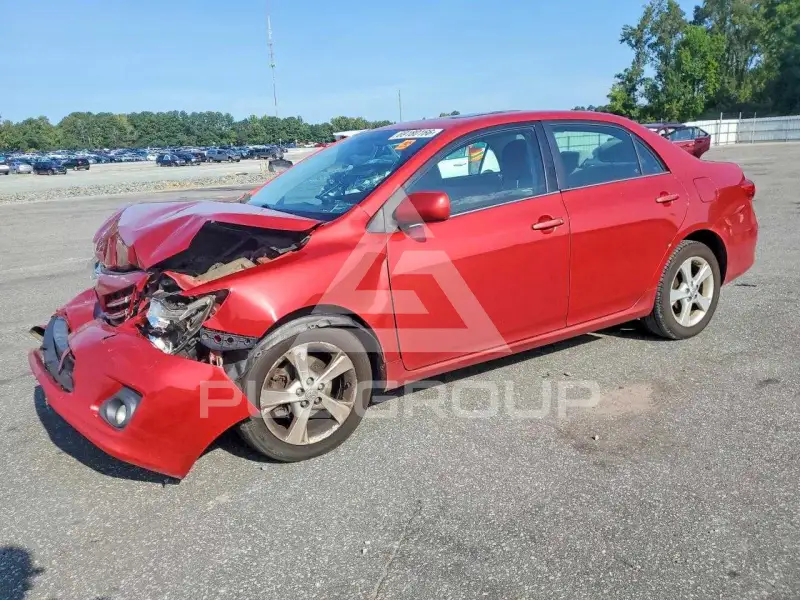 2013 Toyota COROLLA фото