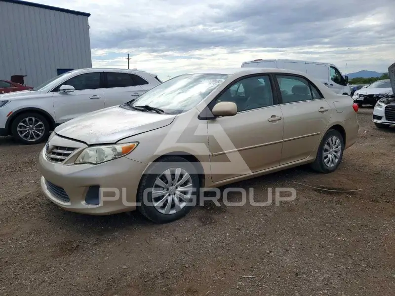2013 Toyota COROLLA фото