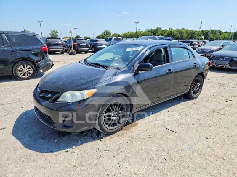 2013 Toyota COROLLA фото