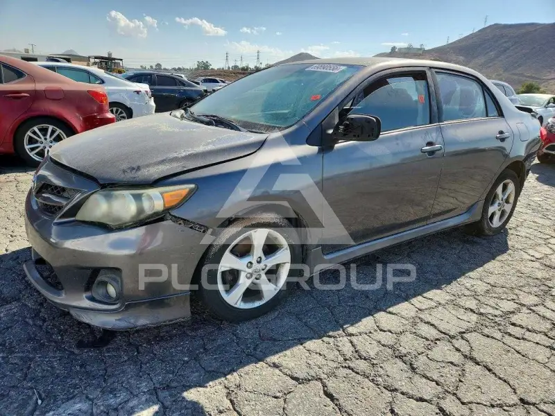 2013 Toyota COROLLA фото
