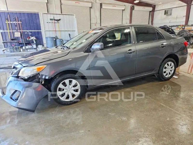 2013 Toyota COROLLA фото