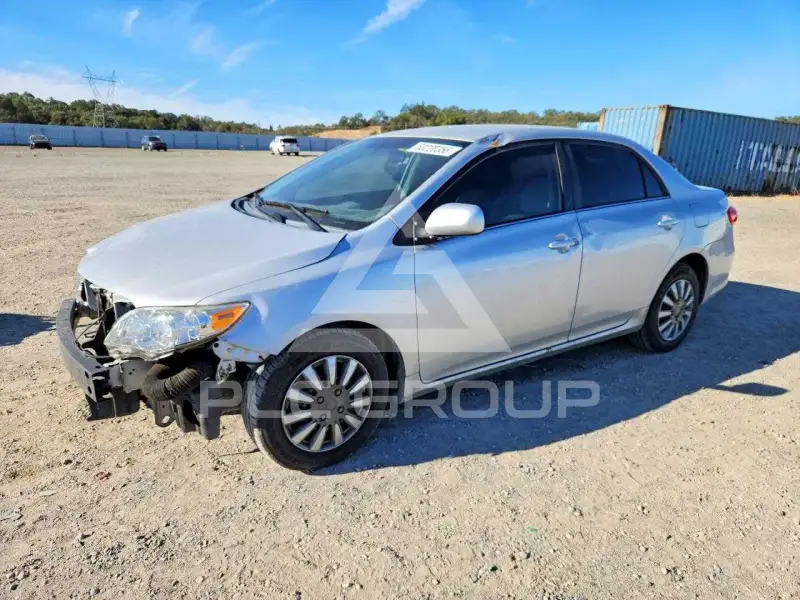 2013 Toyota COROLLA фото