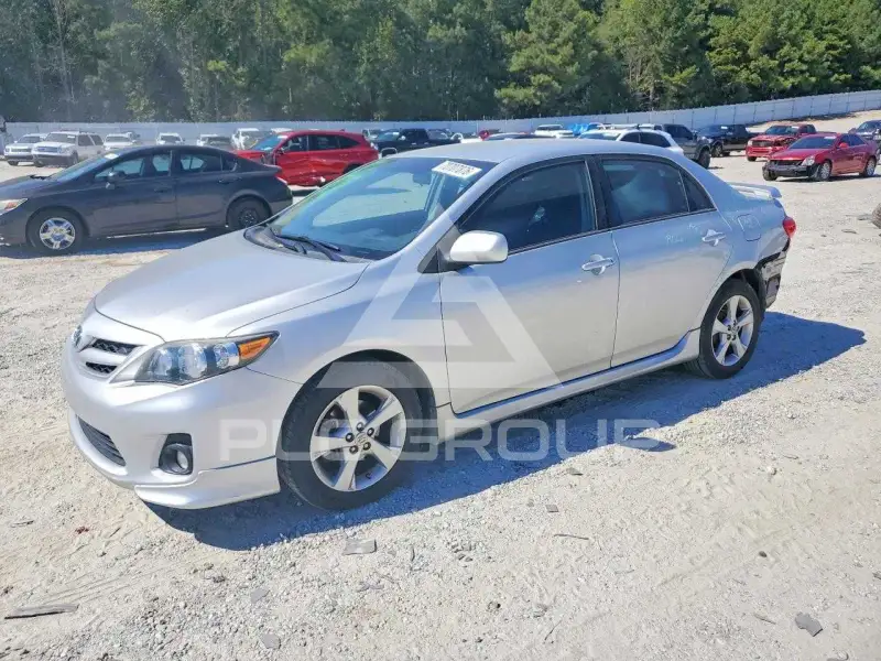 2013 Toyota COROLLA фото