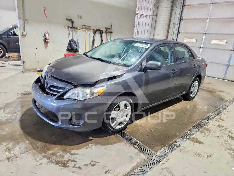 2013 Toyota COROLLA фото