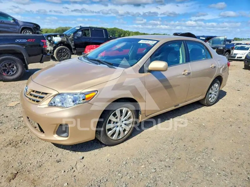 2013 Toyota COROLLA фото