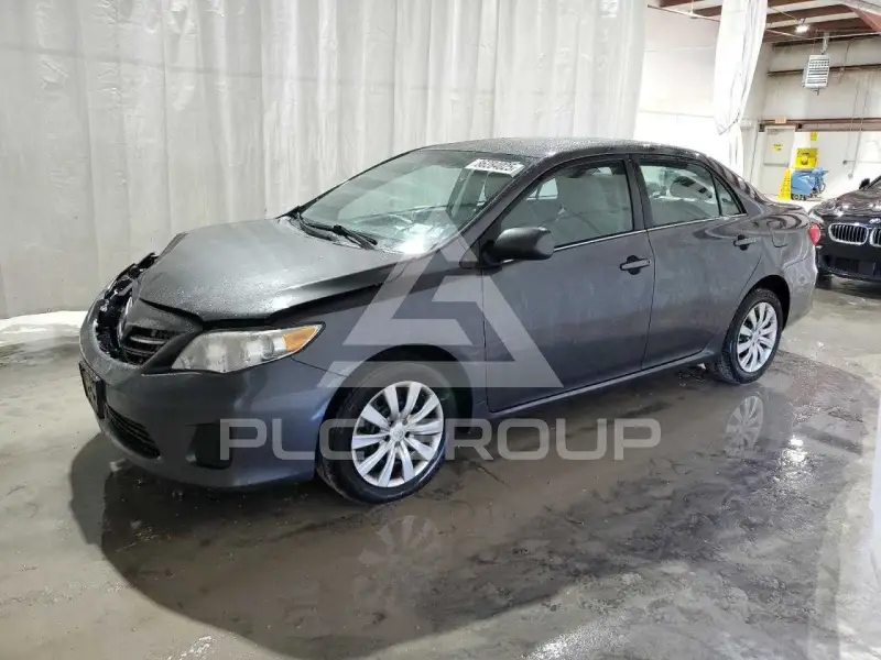 2013 Toyota COROLLA фото