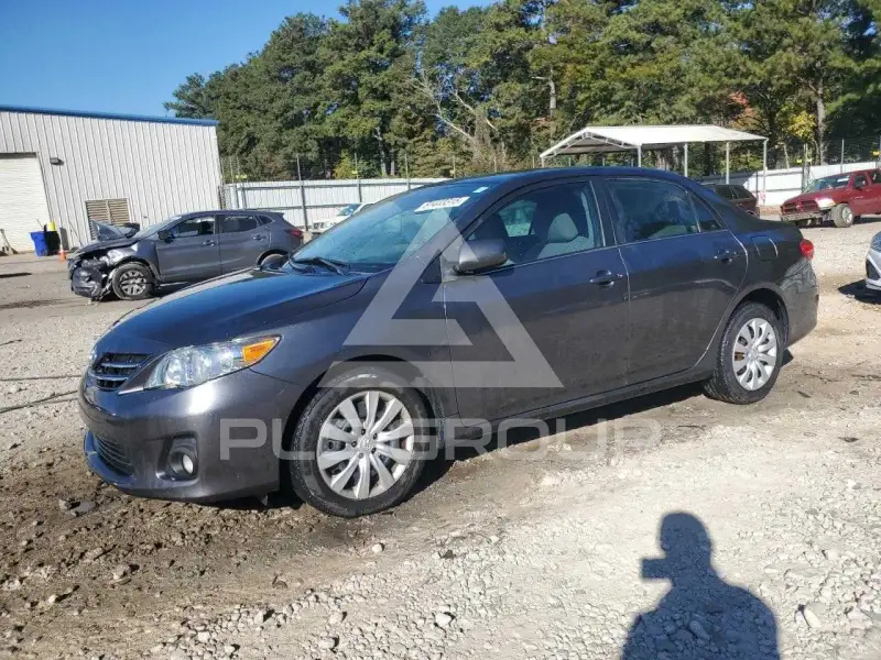 2013 Toyota COROLLA фото