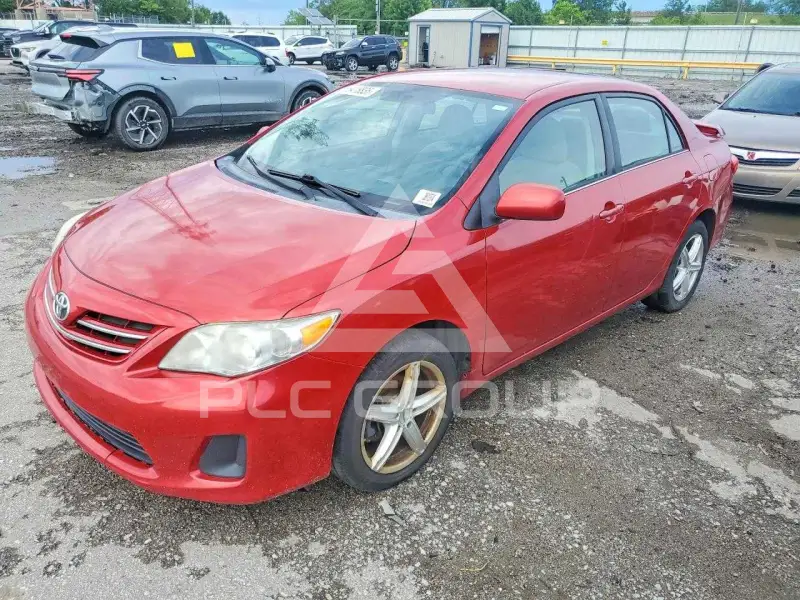 2013 Toyota COROLLA фото