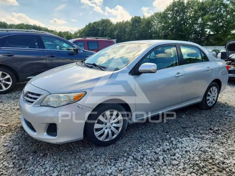 2013 Toyota COROLLA фото