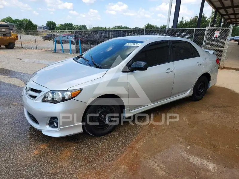 2013 Toyota COROLLA фото