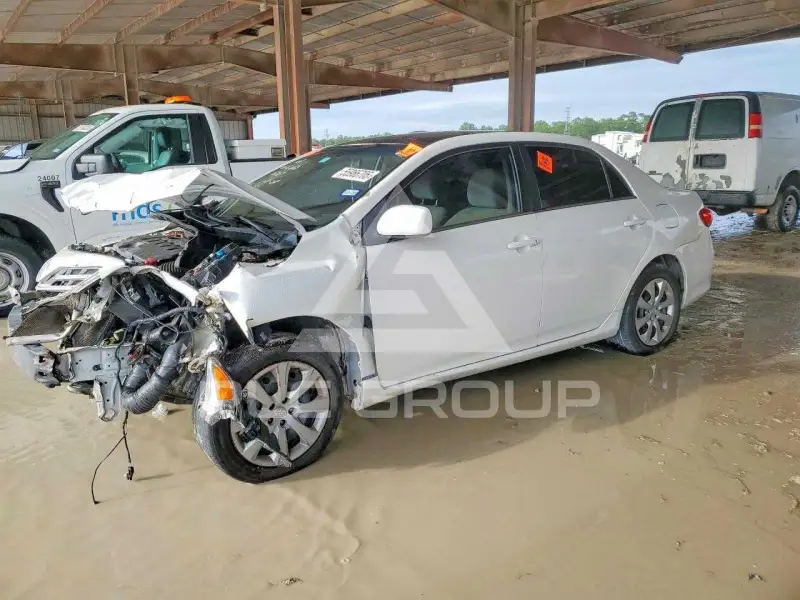 2013 Toyota COROLLA photo