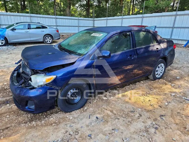 2013 Toyota COROLLA фото