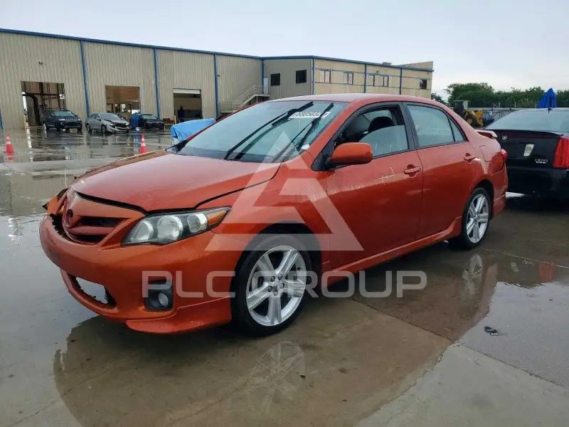 2013 Toyota COROLLA фото