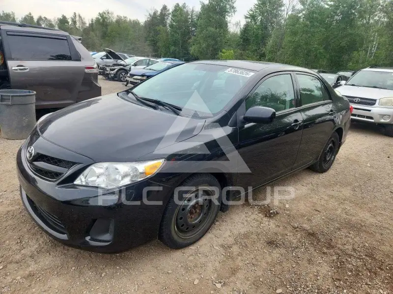 2013 Toyota COROLLA фото